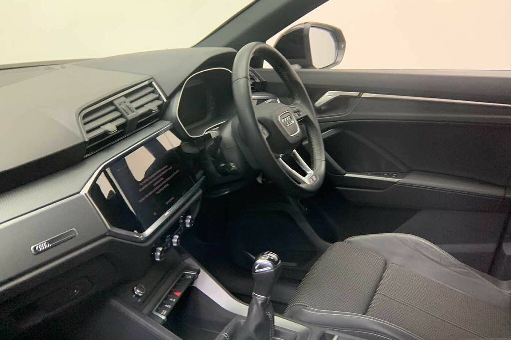 Audi Q3 S Line 35 Tfsi 150 Ps 6-Speed - 2023 HG23TZP Black #2