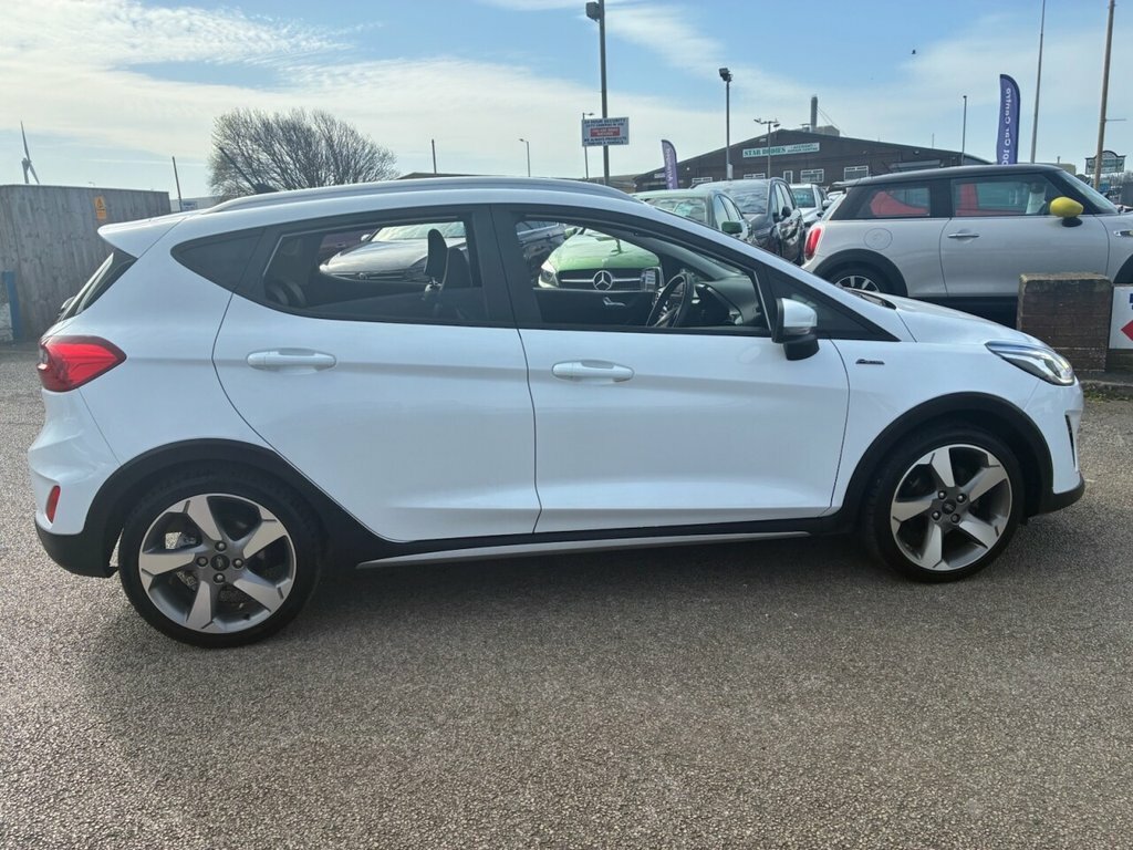 Ford Fiesta 1L Active X DT69UWL White #4