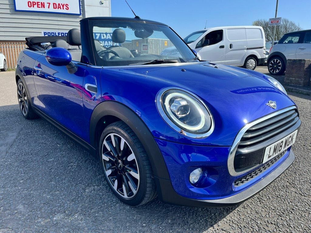 Mini Convertible 1.5L Cooper Blue
