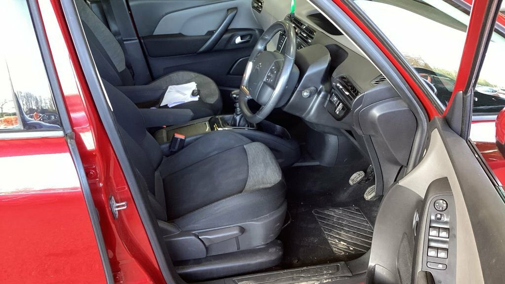Citroen Grand C4 SpaceTourer 1.2L Touch Edition KO19FZP Red #4