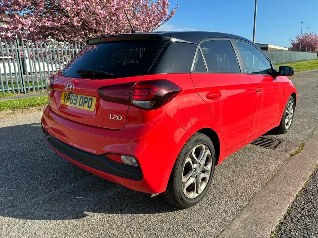Hyundai I20 1L Play Red #4