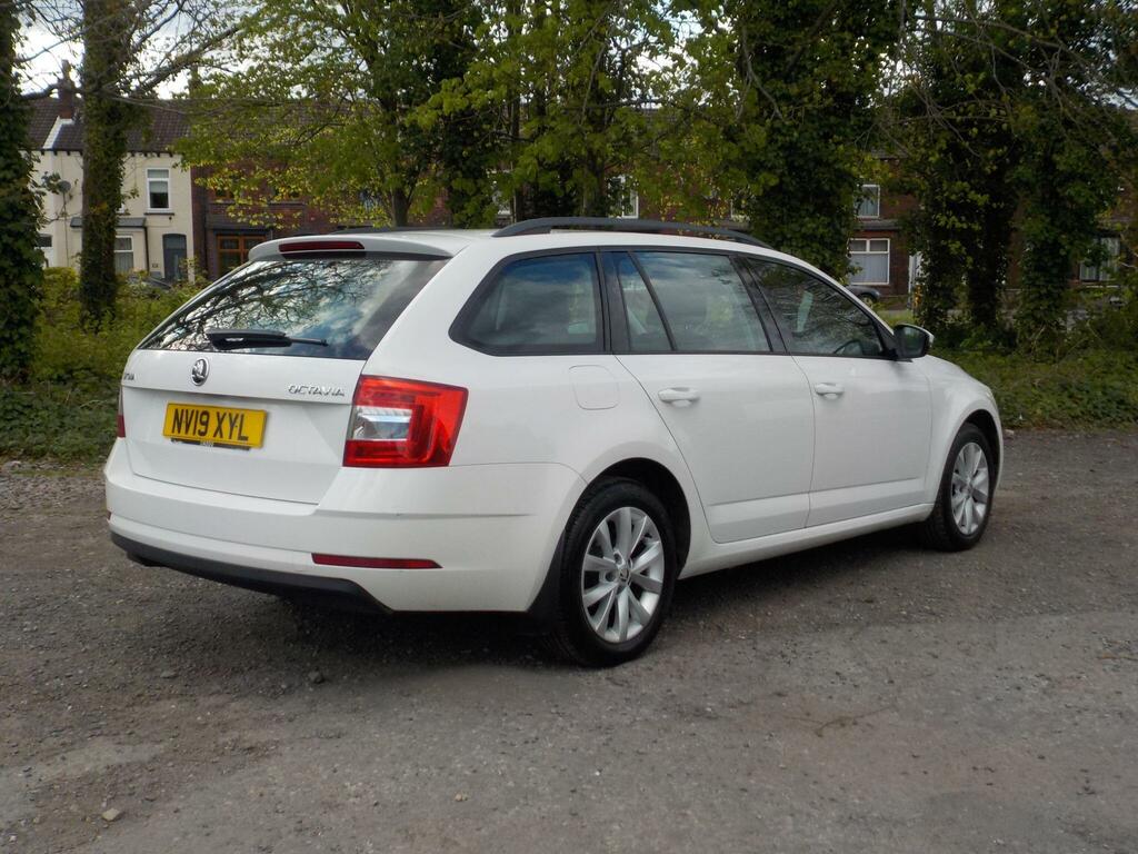 Skoda Octavia 1.6 Tdi Cr S Estate Euro 6 S S NV19XYL Black #5