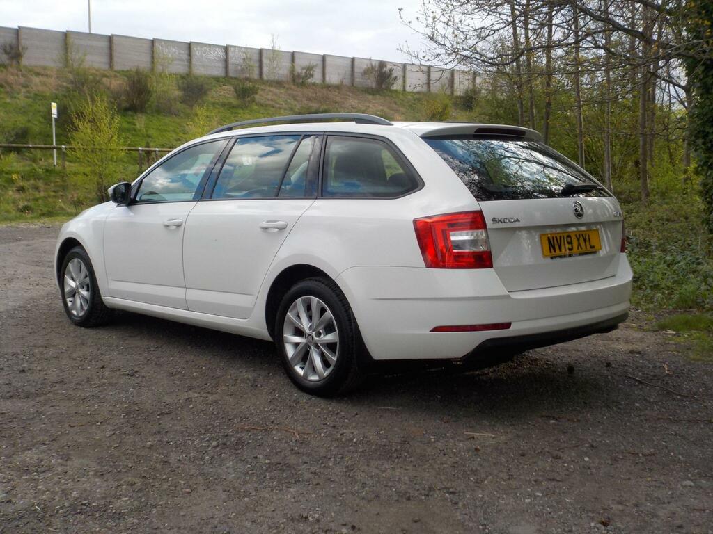 Skoda Octavia 1.6 Tdi Cr S Estate Euro 6 S S NV19XYL Black #3