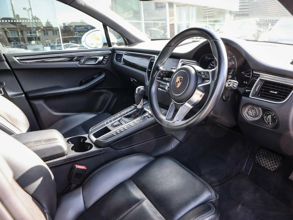 Porsche Macan Gts  White #4