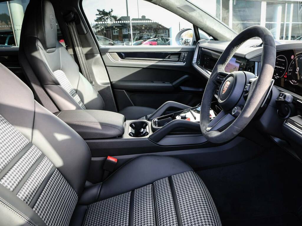 Porsche Cayenne S Coup233 #4