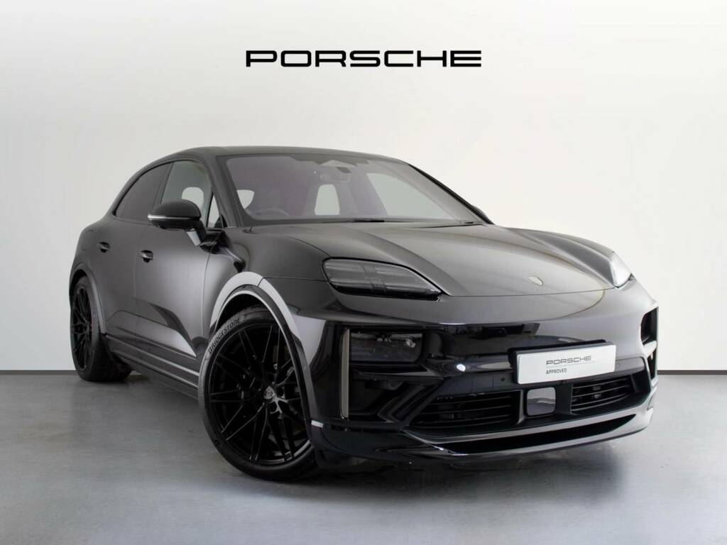 Porsche Macan Turbo Electric Black