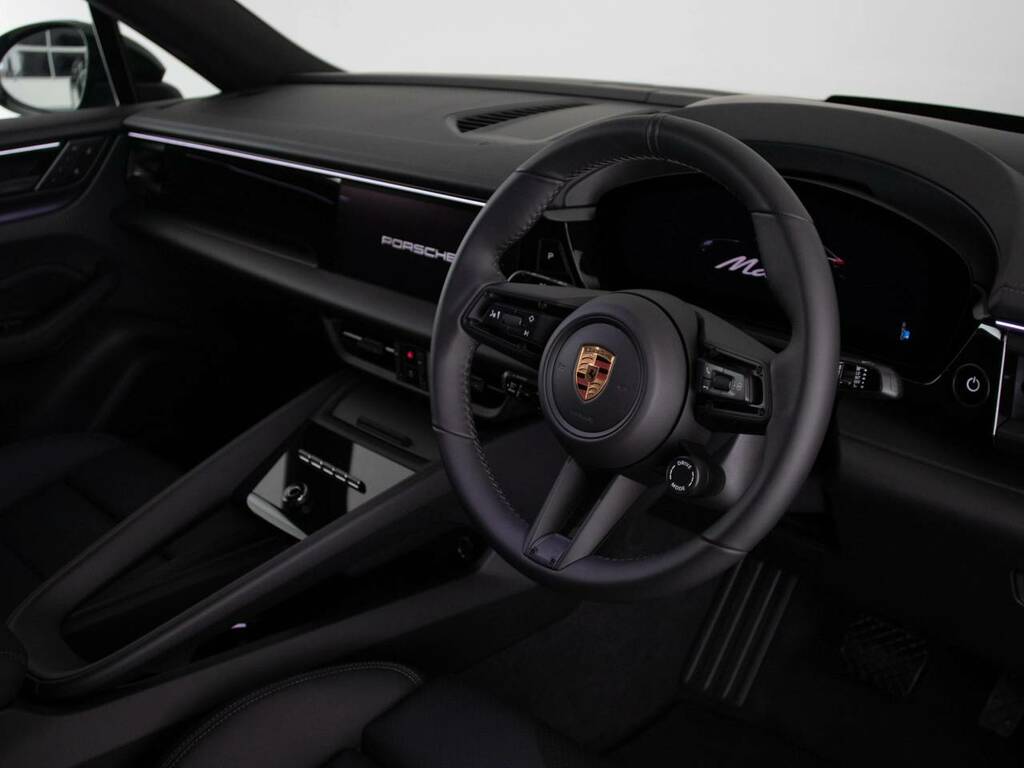 Porsche Macan 4 Electric Green #4
