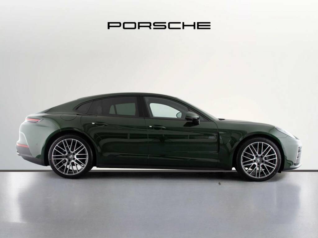 Porsche Panamera 4 Green #2