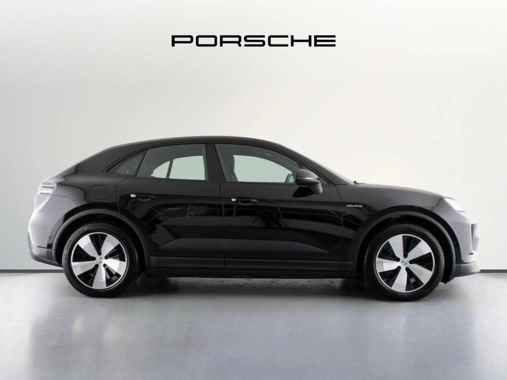 Porsche Macan Electric Black #2