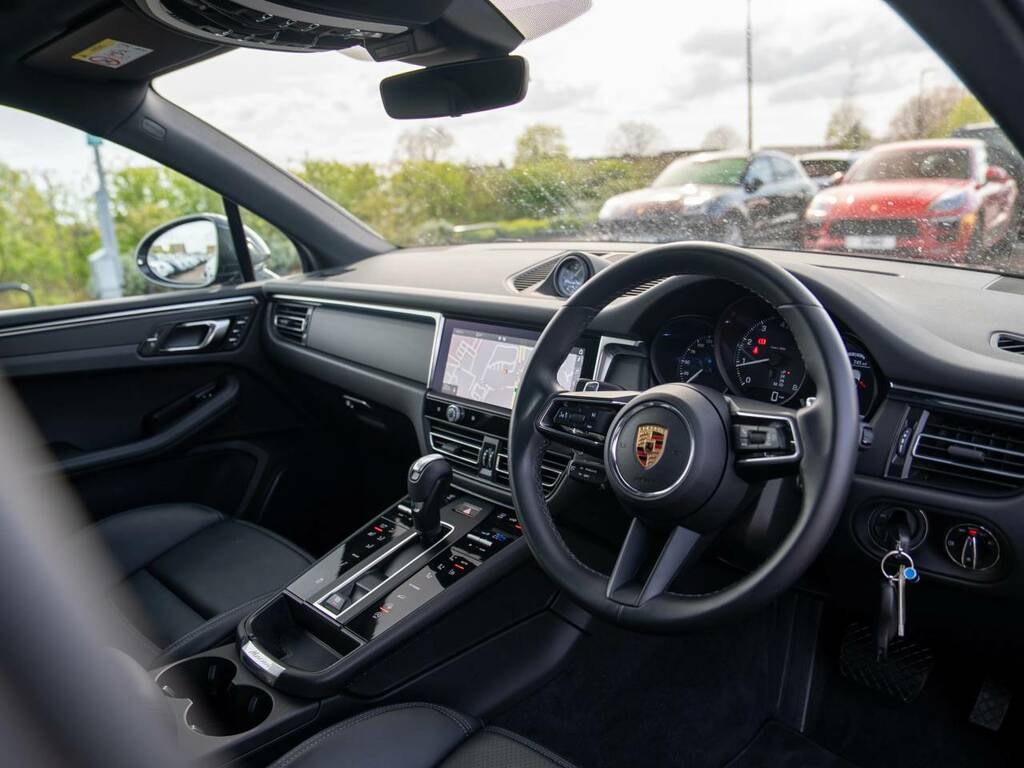 Porsche Macan My24 Grey #4