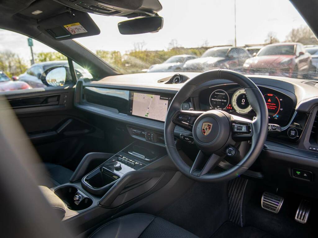 Porsche Cayenne Gts My24 White #4