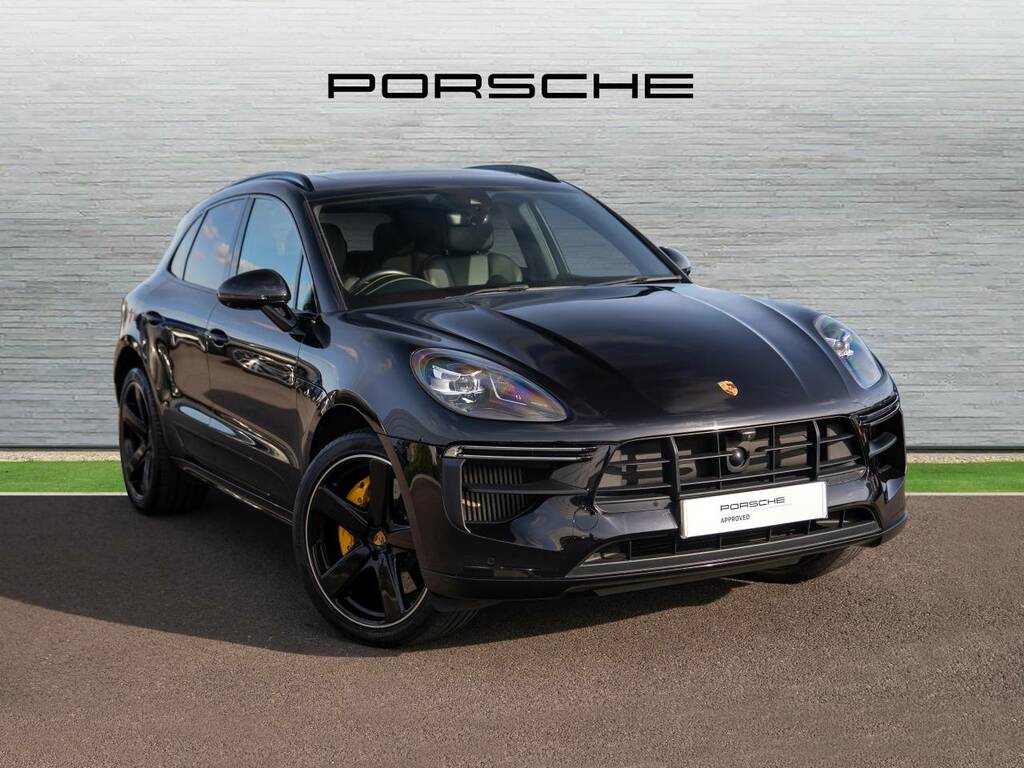 Porsche Macan Turbo My21 Black
