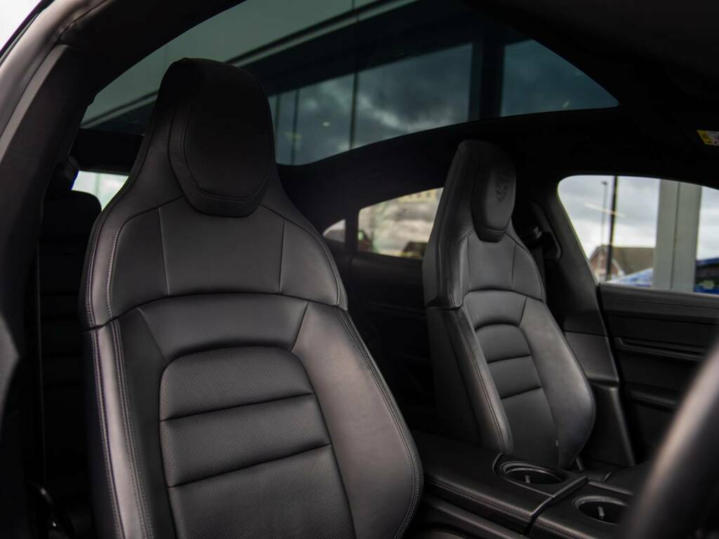 Porsche Taycan 4S Blue #5