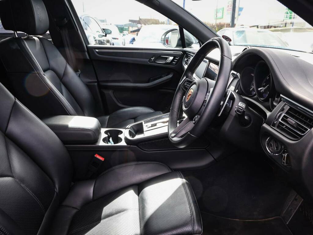 Porsche Macan T Silver #5