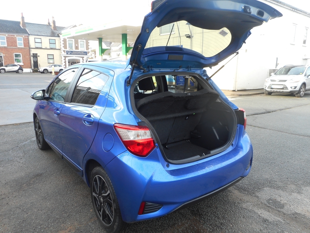 Toyota Yaris 1.5 Vvt-i Design YJ67GPS Blue #4
