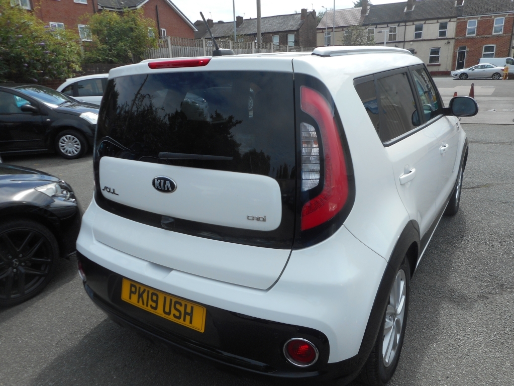 Kia Soul 1.6 Crdi 2 White #3
