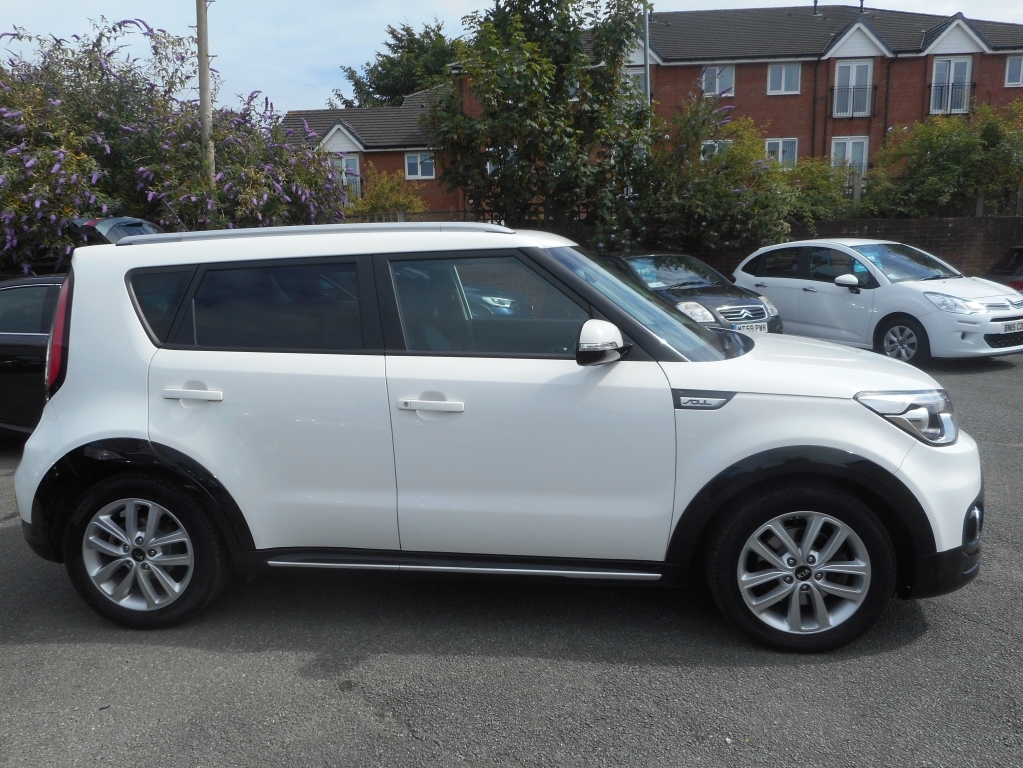 Kia Soul 1.6 Crdi 2 White #2