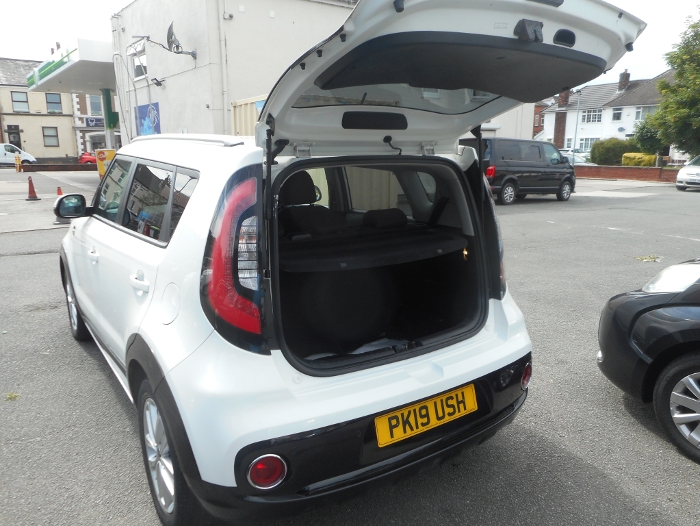 Kia Soul 1.6 Crdi 2 White #4