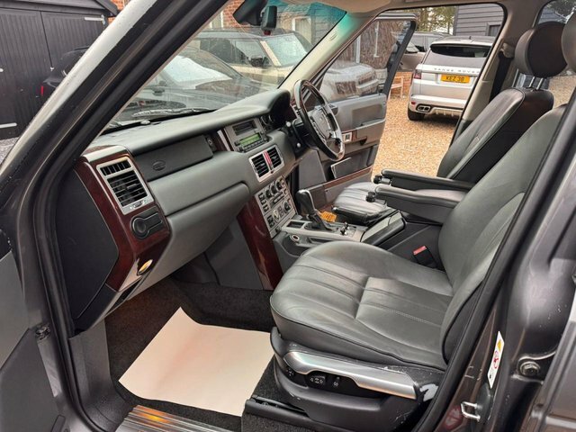 Land Rover Range Rover 3.0 Td6 Vogue Station Green #13