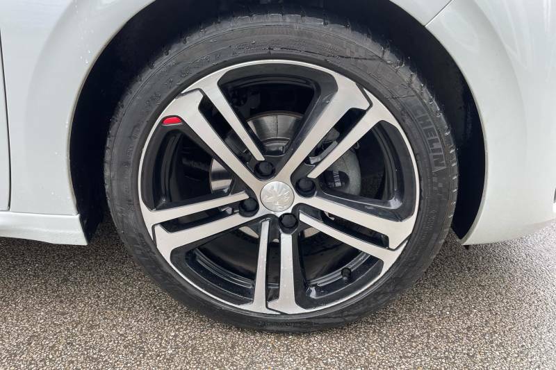 Peugeot 208 1.2 Puretech 110 Gt Line Eat6 - 2019 19 White #6