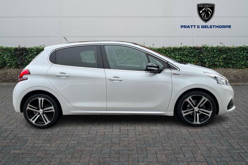 Peugeot 208 1.2 Puretech 110 Gt Line Eat6 - 2019 19 White #4