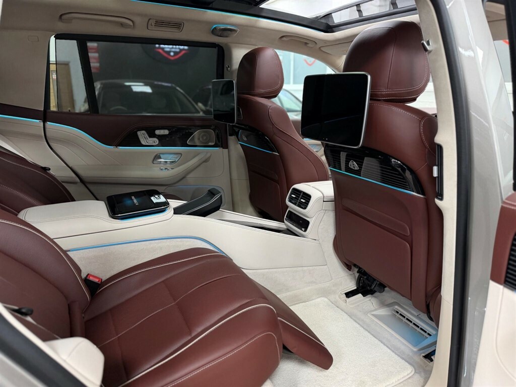 Mercedes-Benz Maybach GLS Class Maybach Gls 600 4Matic First Class 9G-tronic Black #27
