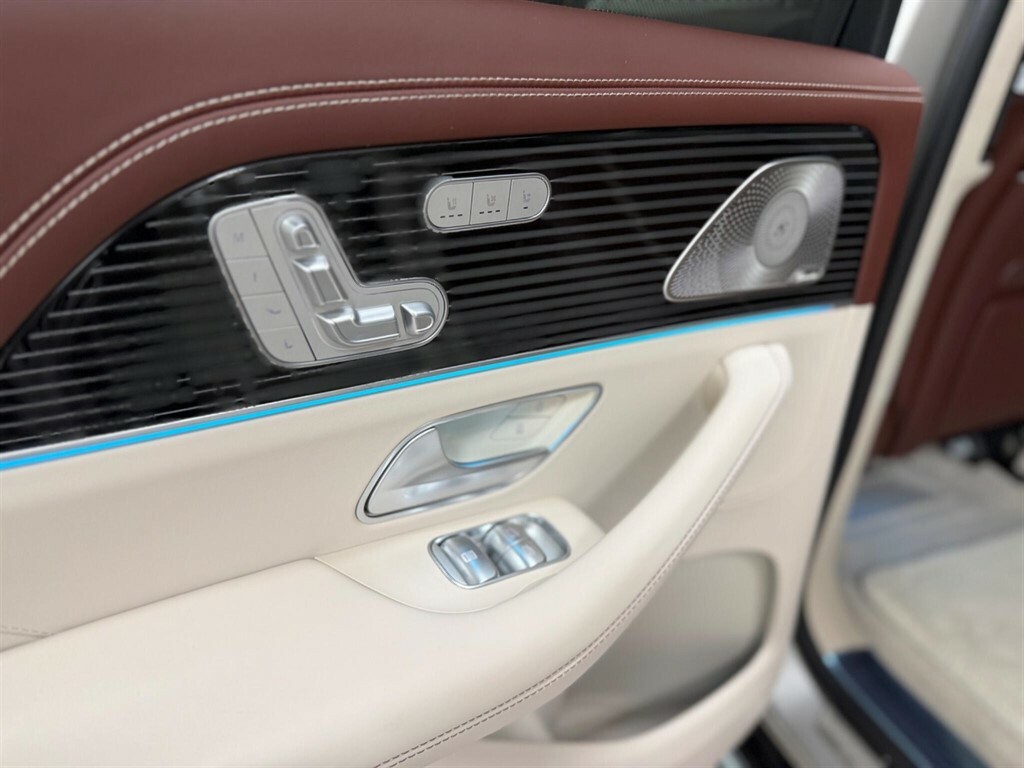 Mercedes-Benz Maybach GLS Class Maybach Gls 600 4Matic First Class 9G-tronic Black #69