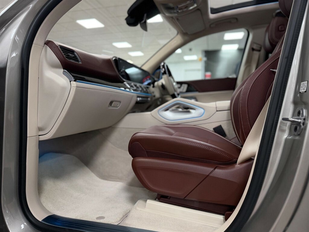 Mercedes-Benz Maybach GLS Class Maybach Gls 600 4Matic First Class 9G-tronic Black #71
