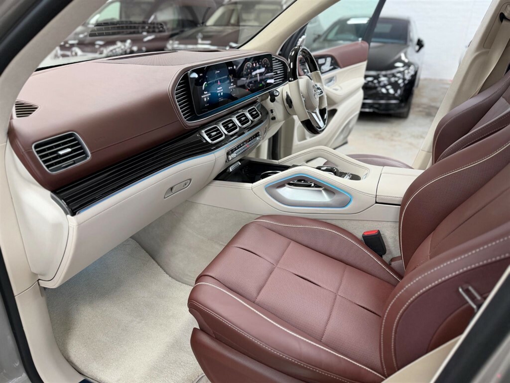 Mercedes-Benz Maybach GLS Class Maybach Gls 600 4Matic First Class 9G-tronic Black #95