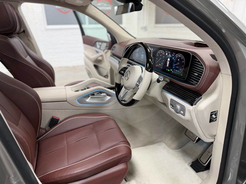Mercedes-Benz Maybach GLS Class Maybach Gls 600 4Matic First Class 9G-tronic Black #92