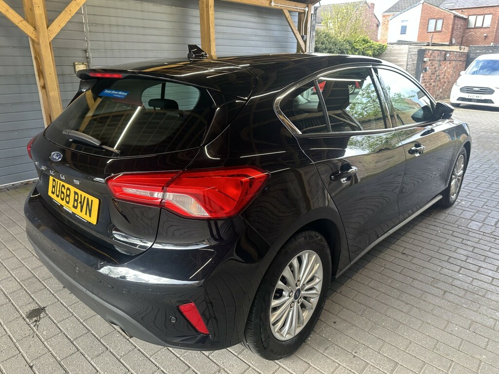 Ford Focus Hatchback 1.0 T Ecoboost Titanium 201868 BU68BVN Black #5