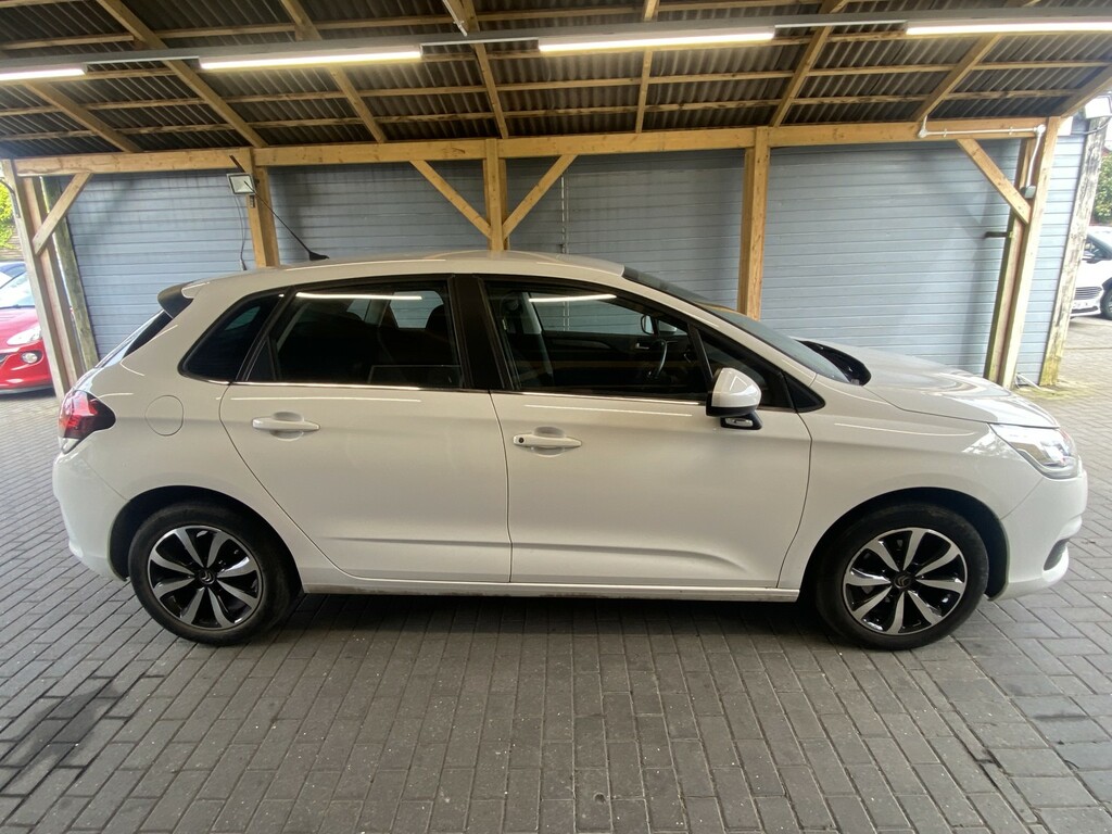 Citroen C4 Hatchback 1.2 Puretech Edition 201717 White #4