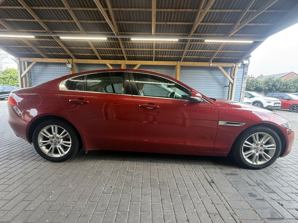 Jaguar XE Saloon 2.0 I Prestige 201867 WR67TUH Red #4