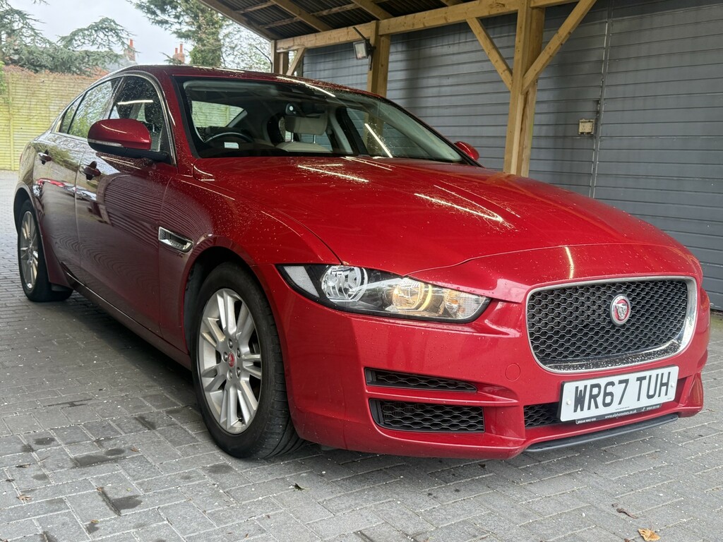Jaguar XE Saloon 2.0 I Prestige 201867 WR67TUH Red #3