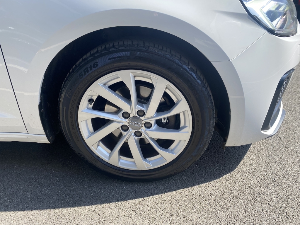 Audi A1 1.0 Sportback Tfsi Sport MH19XMR White #3