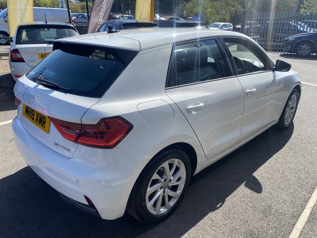 Audi A1 1.0 Sportback Tfsi Sport MH19XMR White #4