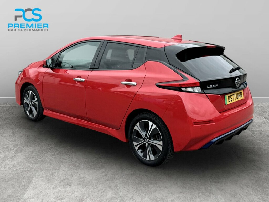 Nissan Leaf N-connecta DS71UHR Red #2