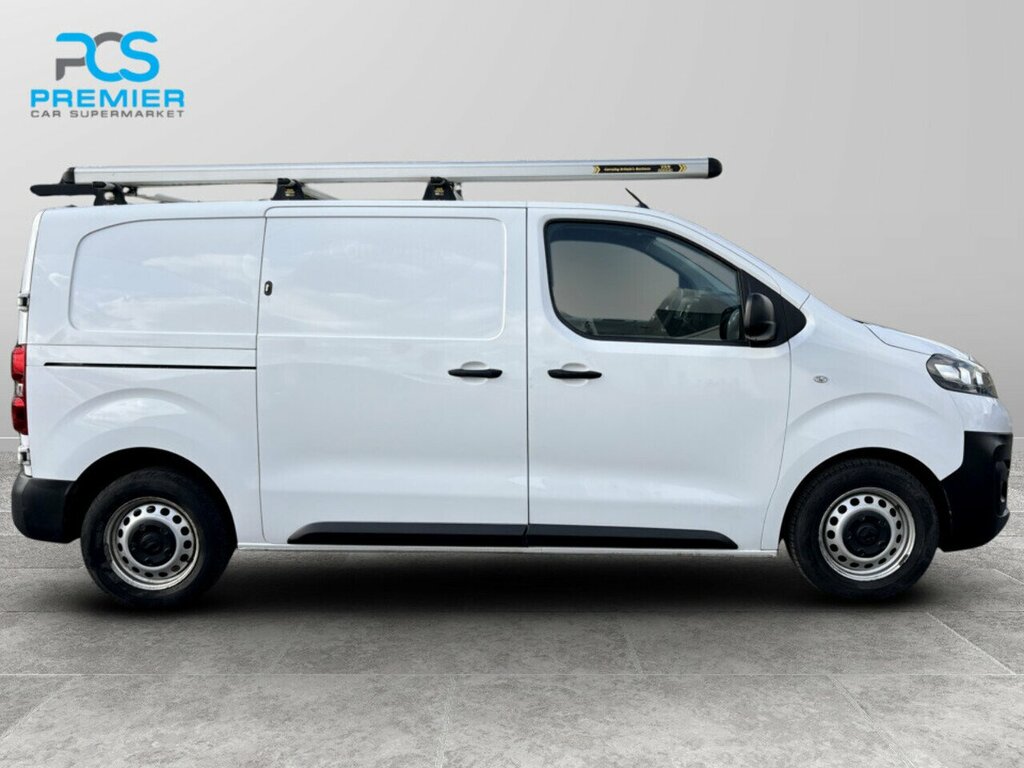 Vauxhall Vivaro Turbo D 3100 Dynamic FL22KPK White #4
