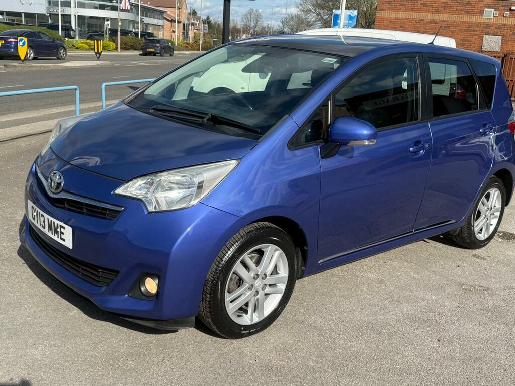 Toyota Verso-S Mpv 1.33 Dual Vvt-i T Spirit Euro 5 201313 Blue