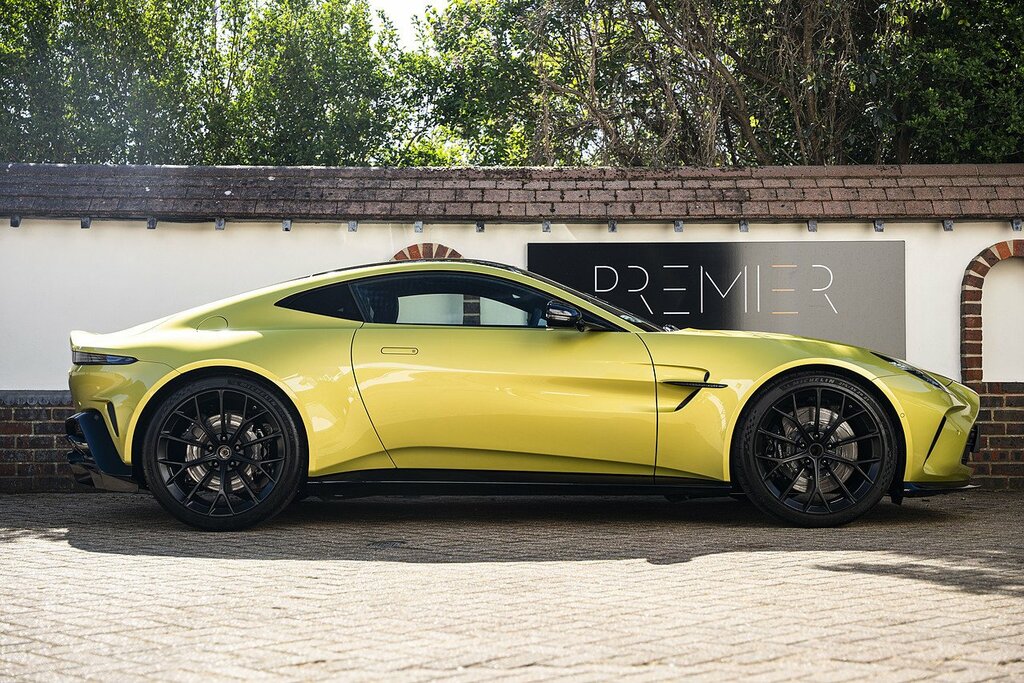 Aston Martin Vantage Sports Green #3