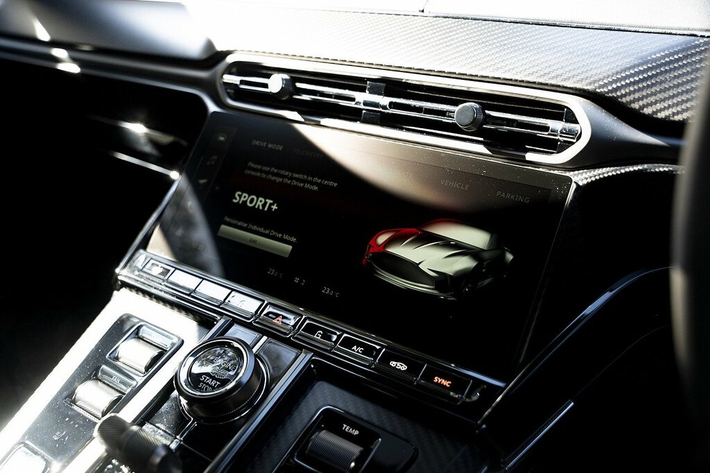 Aston Martin Vantage Sports Green #9