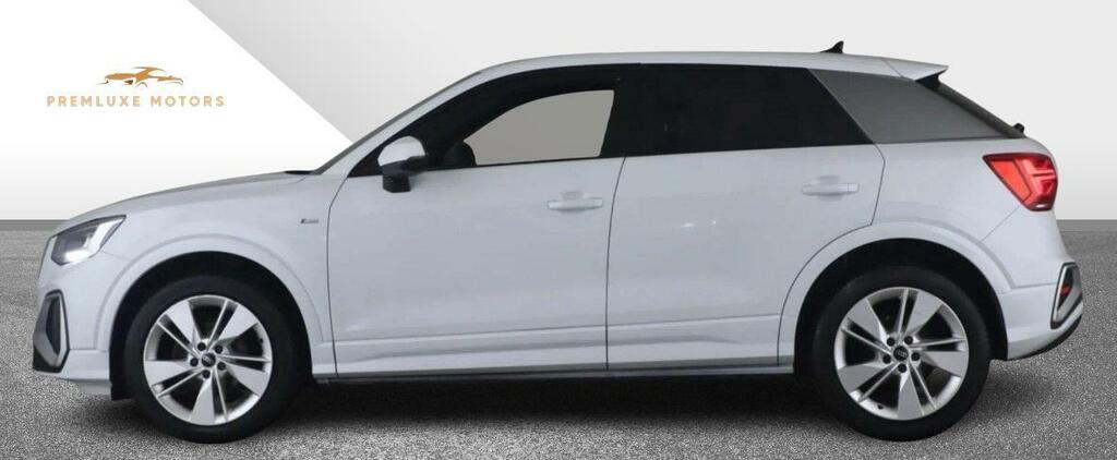 Audi Q2 S Line White #2