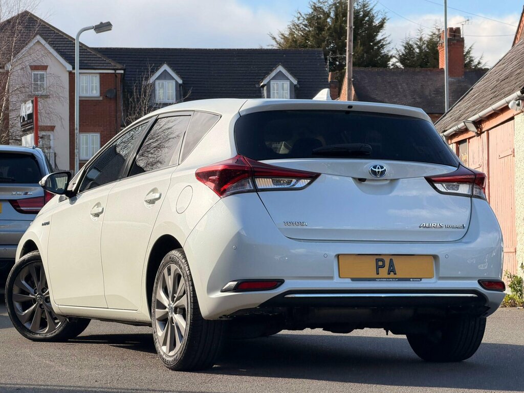 Toyota Auris 1.8 Vvt-h Excel Cvt Euro 6 Ss DA66GXU White #2