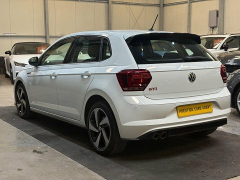 Volkswagen Polo 2.0 Tsi Gti VW69CHZ White #4