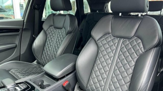 Audi Q5 Tdi 40 Edition 1 YS22HVX Black #5