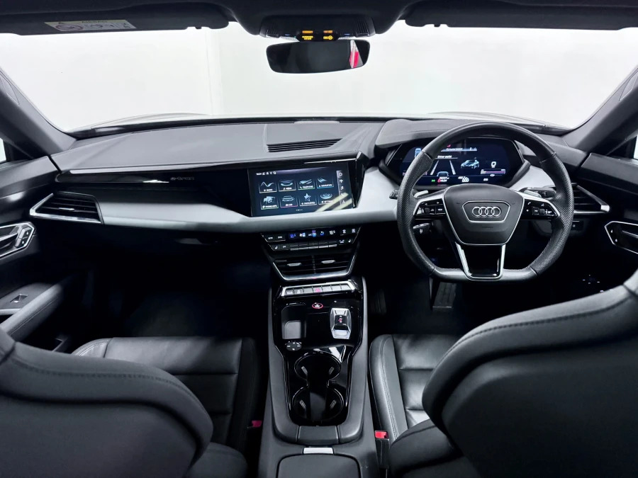 Audi E Tron GT 93.4Kwh Saloon Quattro 476 Ps YB72HRG Grey #2