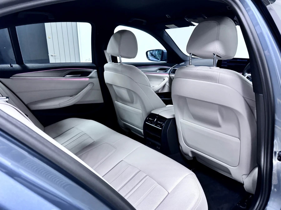 BMW 5 Series 530D M Sport Saloon Blue #6