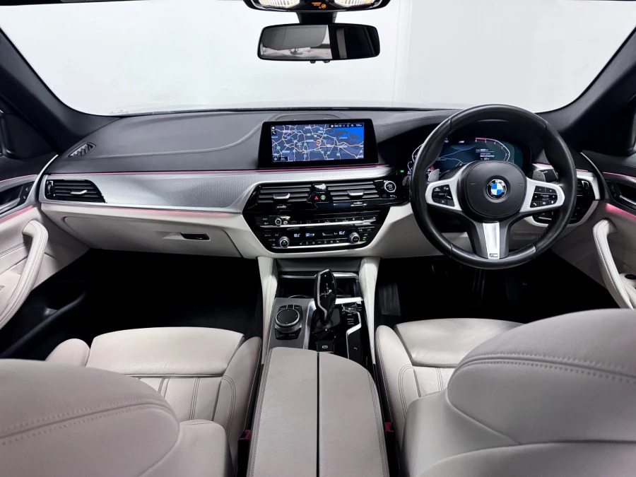BMW 5 Series 530D M Sport Saloon Blue #2