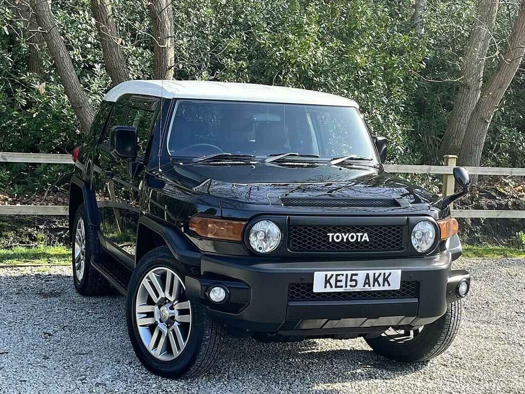 Toyota FJ Cruiser 4X4 Black #2