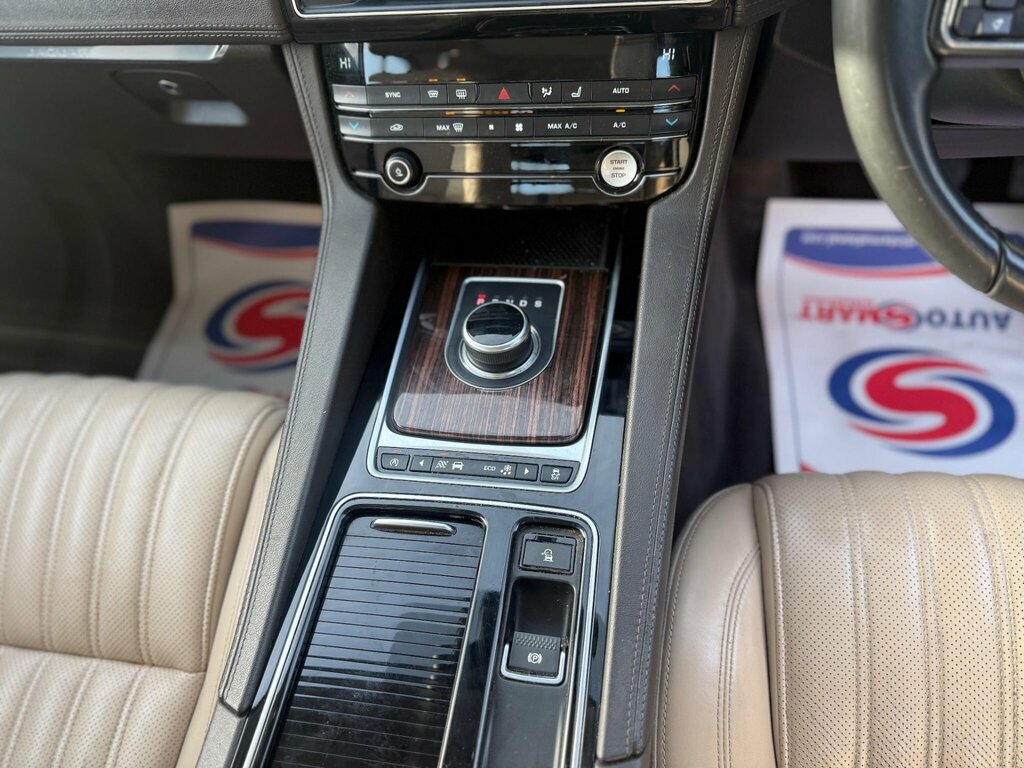 Jaguar F-Pace 2.0 D180 Portfolio Awd Euro 6 Ss EN66XGT Black #6